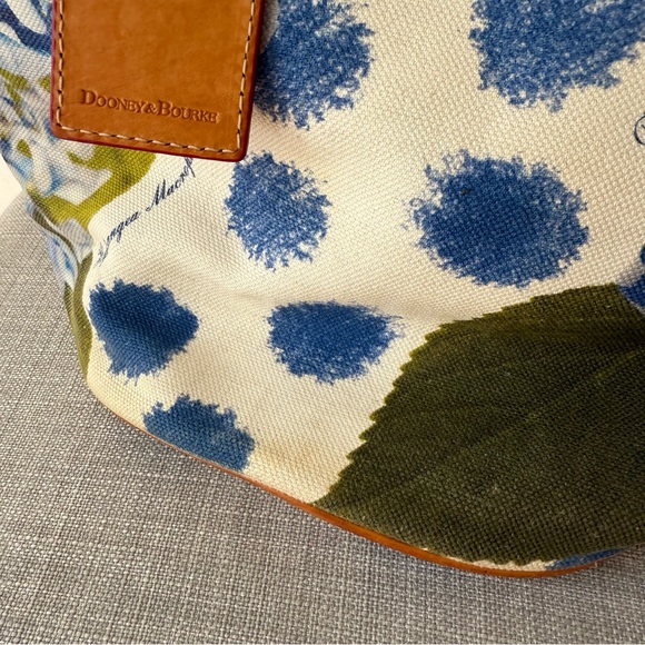 RARE HTF Vintage Dooney & Bourke Hydrangeas Canvas & Vachetta Leather Purse - Picture 4 of 9